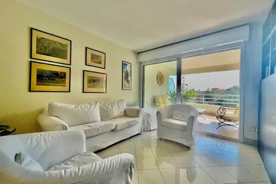 Image de This condominium is a 1 bedroom(s), 1. 5 bathrooms, located in Beausoleil, Alpes Maritimes.