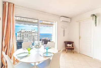 Image de This condominium is a 1 bedroom(s), 1. 5 bathrooms, located in Beausoleil, Provence-Alpes-CĂ´te d'Azur.