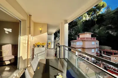 Image de This condominium is a 1 bedroom(s), 1. 5 bathrooms, located in Beausoleil, Provence-Alpes-CĂ´te d'Azur.