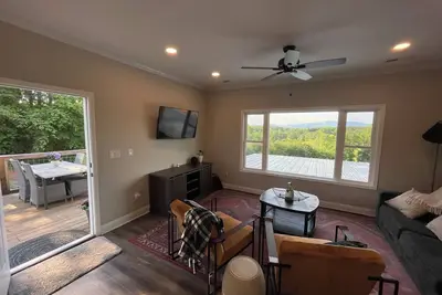 Image de Charming 2-bedroom house with beautiful mountain views in lovely Travelers Rest.
