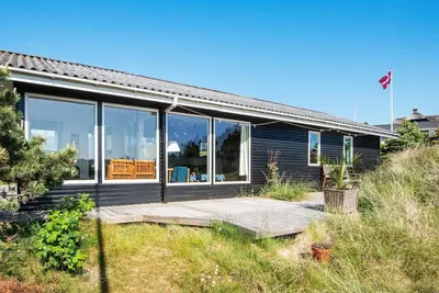 Image de Refuge dunaire isole-By Traum