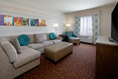 Image de Urban Oasis Awaits! Indoor Pool, Free Shuttle, Pets Allowed, Free Parking!