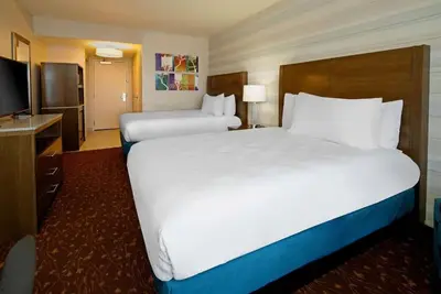 Image de Your Gateway to Adventure! 2 Spacious Units, Pool, Pets Allowed, Free Shuttle!