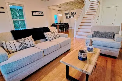 Image de The Dam House in Old Forge