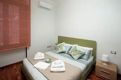 Image de Family room with shared bathroom