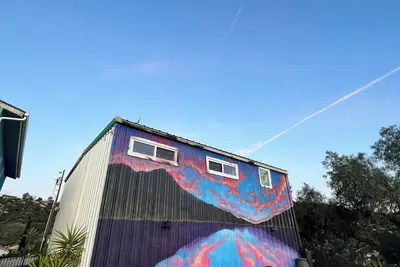 Image de Cozy 1-bedroom artistic loft apartment in peaceful Fallbrook with hi -speed WiFi