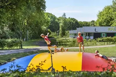 Image de 'sayang' in de Natuur: Fijn Voor Gezinnen