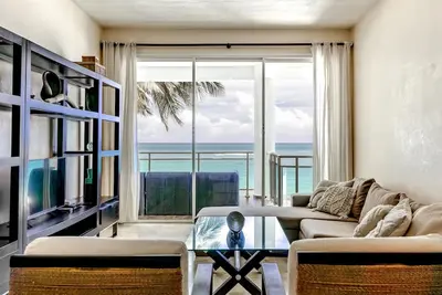 Image de 2br Oceanfront – A/C, Daily Cleaning, Pool & Hot Tub on Kite Beach