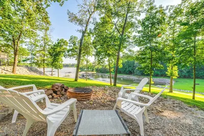 Image de Dock & Deck at Kentucky Lake Family Retreat!