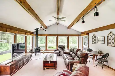 Image de Duluth Lake House - Walk to Beach & Boat Ramp!