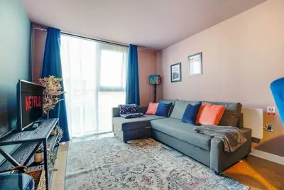 Image de Sheffield 2br w/Private Parking