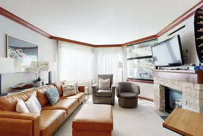 Image de Beautiful resort condos with pool, hot-tub, ski-in/ski-out, WiFi