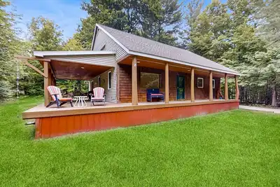 Image de Serene Home with Fire pit, Hammock, Loft, Wifi & Private W&D