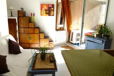 Image de Le Rustic T2 avec clim, terrasse, ascenseur à 50m du port