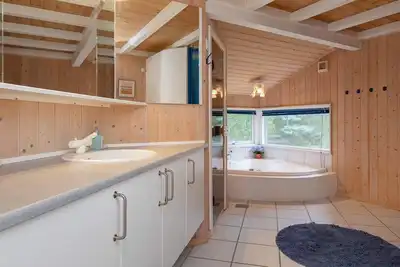 Image de Refuge tranquille avec jacuzzi et sauna-By Traum