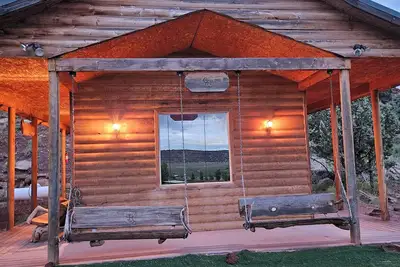 Image de Grandpa's Cabin is a hidden gem behind the Majestic Mountains of Southern Utah.