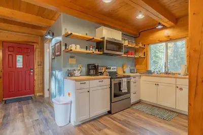 Image de Iniakuk Forest Cabin Sleeps 4