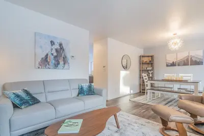 Image de The Urban Townhome Estates I Two-Story I 6 Guests