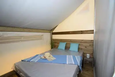 Image de Tente Lodge Confort (avec sanitaires) 5 personnes