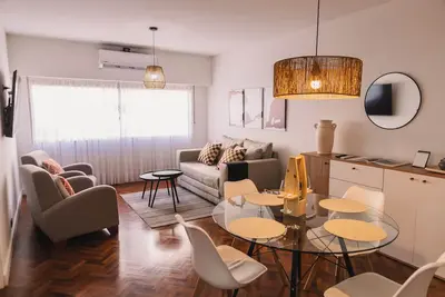 Image de Upscale One Bedroom in City Core!