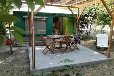 Image de Zeltbungalow (2 Schlafzimmer, 21 m²) für 4 Personen