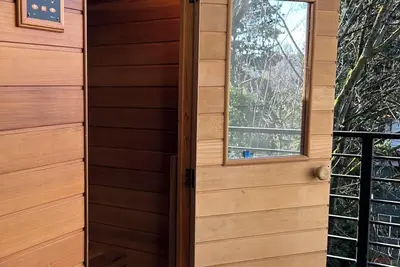 Image de \"Sauna-fication\" in West Seattle