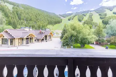 Image de Prime Ski-in/Ski-out Condo at Edelweiss