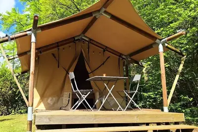 Image de Woodlodge Nature - 2 Einzelbetten oder 1 Doppelbett - Blick auf den Teich 2 Personen