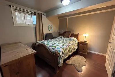 Image de in vibrant mardaloop, 1bdrm suite fully furnished, wifi, parking, washer/drier