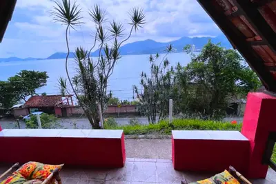 Image de Chalé Aconchegante com Linda Vista em Angra Dos Reis, com Acesso ao Mar