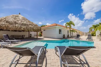 Image de Colonial Modern Villa Sleep 14-Pool, Palapa, Court