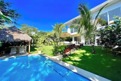Image de Villa Ola · Lush Jungle Villa near the Beach