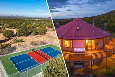 Image de Pickleball Retreat| Stargazing| Jacuzzi| Game Room