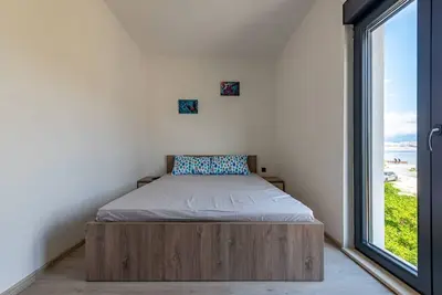 Image de Appartement de deux chambres avec le balcon et la vue sur le mer Pag (A-22609-a)