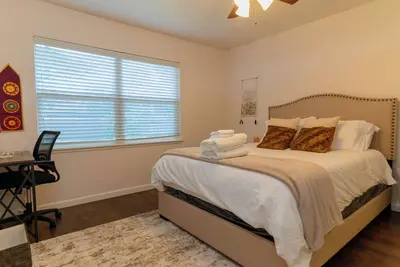Image de Sleeps 8, 3 bed, 2 bath, North Dallas in Colony, 20 mins from Dfw/Dal Airport