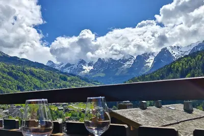 Image de Vue Saisissante et Confort à Deux Pas du Centre
