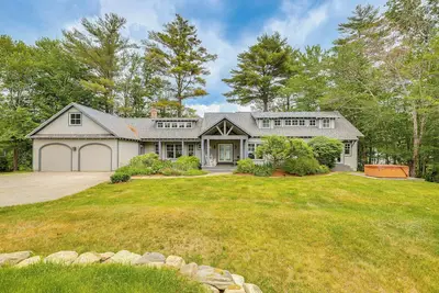 Image de Lakefront New London Retreat w/ Dock & Hot Tub!