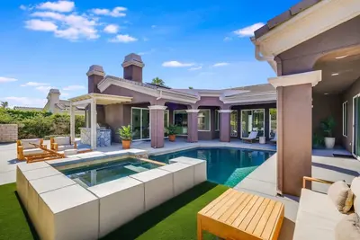 Getaway to relaxation Villa with private pool and spa