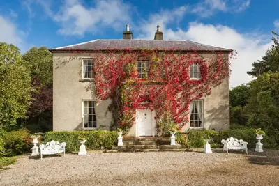 Image de 200 yr old Georgian house located in beautiful Co Donegal 10 mins from beach