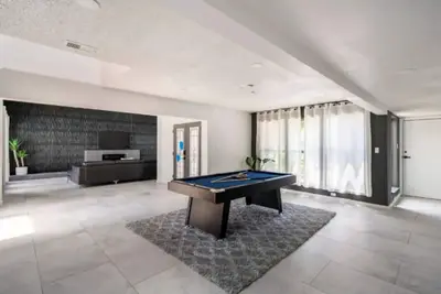 Image de Your home with 10beds, Backyard, Pool table, free parking, pet friendly