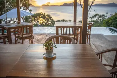 Image de King Bed Suite with Balcony and Seaviews in El Nido