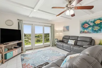 Image de Easy Beach Access: First Floor Convenience