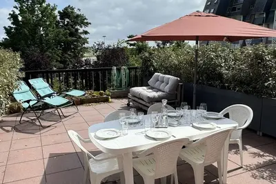 Image de Cabourg: Appartement Rez-de-Jardin, Accès Plage, Terrasse, Parking, WiFi