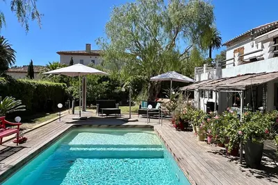 Image de Bas de villa avec piscine privée, grande terrasse, proche village et plage, Bbq, terrain de pétanque