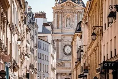 Image de Luxurious 4-Bedroom Apartment Between Louvre and Marais District