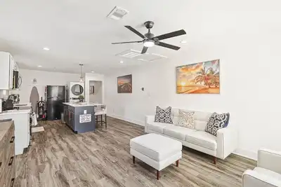 Image de Best of Bishop Arts, 2bd with Style & Comfort