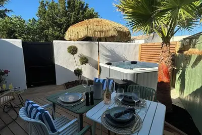Image de Angoulins - Charmante maisonnette avec jacuzzi