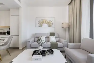 Image de Chic 1br in The Residence at Marina Gate 2, Dubai Marina by Deluxe Holiday Homes