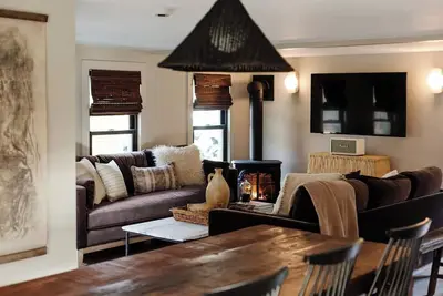 Image de The Bend: Cottage • Pool • Sauna • Fire Pits