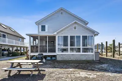 Image de Captivating Canal Views at This Bayside Getaway in Bethany Beach!